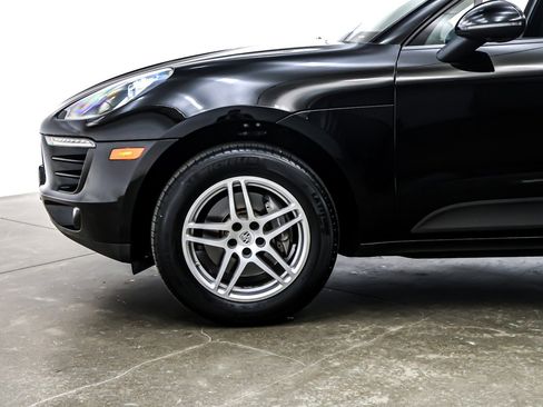 Used 2017 Porsche Macan AWD image 9