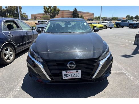 Used 2024 Nissan Altima 2.5 SV FWD image 3
