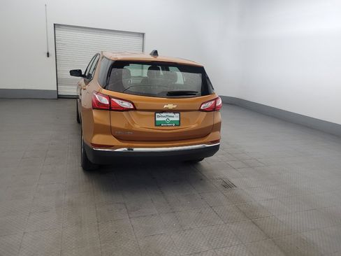 Used 2018 Chevrolet Equinox LS FWD image 6