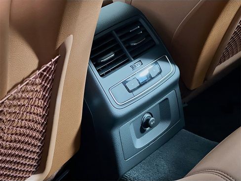 Used 2023 Audi A4 2.0T Premium w/ Convenience Package image 24