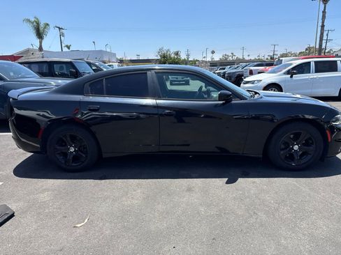 Used 2018 Dodge Charger SXT RWD image 21