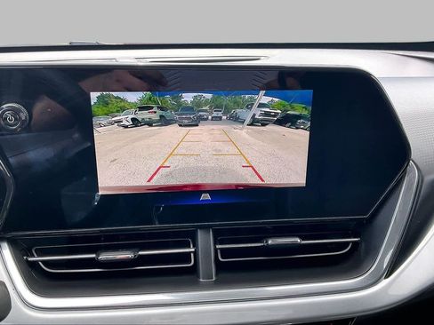 Used 2024 Chevrolet Trax LT FWD image 26