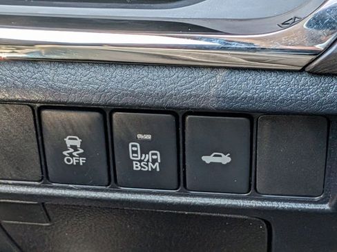 Used 2016 Toyota Avalon XLE Premium FWD image 18