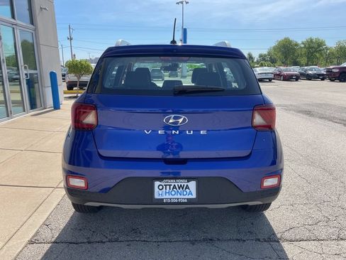 Used 2024 Hyundai Venue Limited FWD image 6
