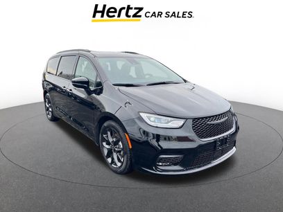 Used 2025 Chrysler Pacifica Limited