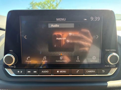 Used 2025 Nissan Rogue SV w/ SV Premium Package FWD image 23