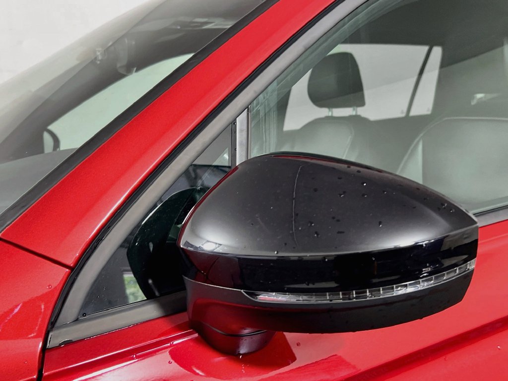Used 2024 Volkswagen Tiguan SE R-Line FWD image 12