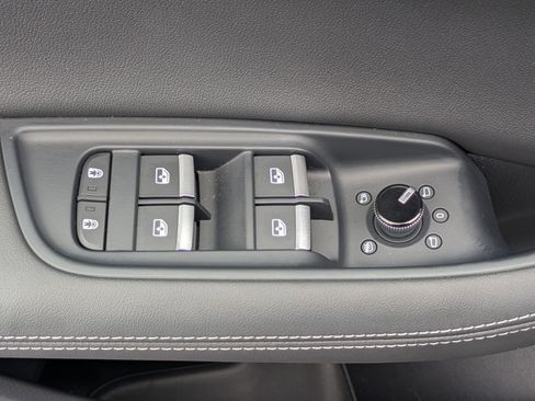 Used 2025 Audi Q8 Prestige w/ Prestige Package image 21