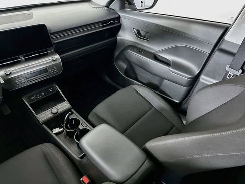 Used 2025 Hyundai Kona SEL FWD image 10
