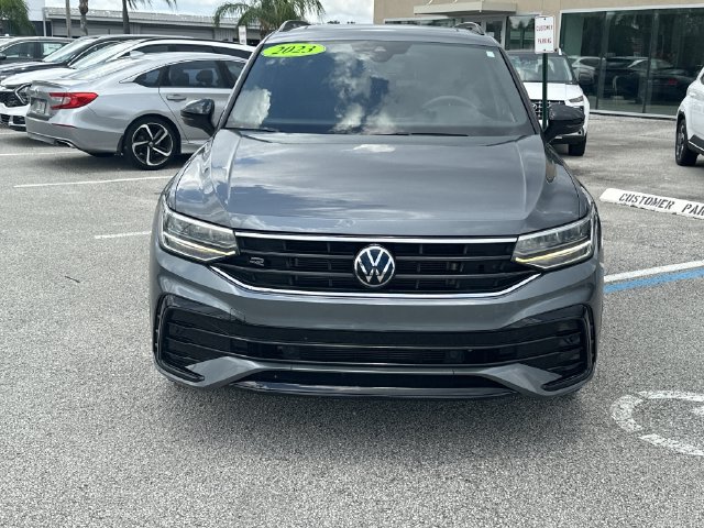 Used 2023 Volkswagen Tiguan SE R-Line FWD image 3