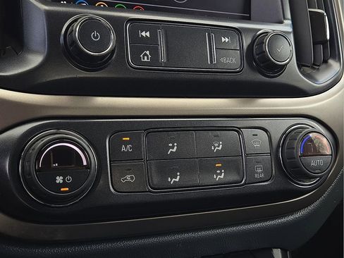 Used 2022 Chevrolet Colorado Z71 w/ Z71 Midnight Edition image 15