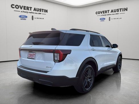 Certified 2025 Ford Explorer ST-Line w/ Premium Package AWD/4WD image 5