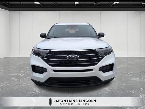 Used 2023 Ford Explorer XLT AWD/4WD image 8