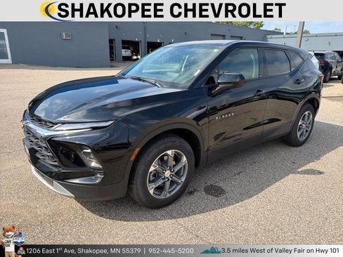 Used 2025 Chevrolet Blazer LT AWD/4WD image 1