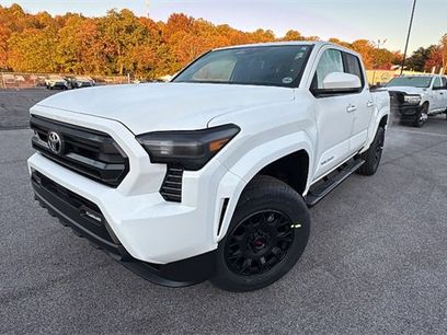 New 2025 Toyota Tacoma SR5