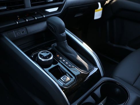 New 2026 Chevrolet Colorado Trail Boss AWD/4WD image 25