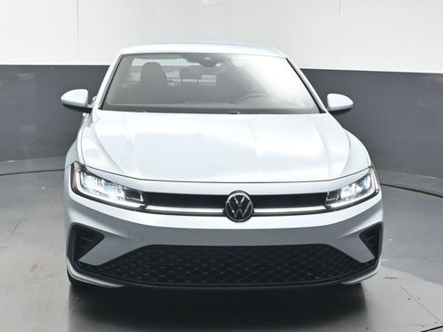 Used 2026 Volkswagen Jetta Sport FWD image 3