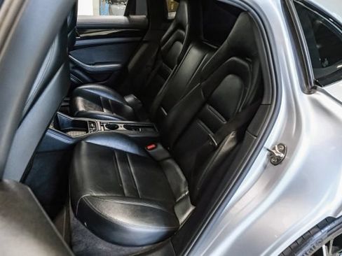 Used 2018 Porsche Panamera 4 AWD/4WD image 39