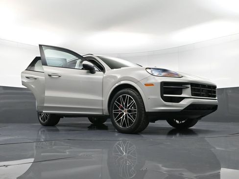 New 2026 Porsche Cayenne S AWD/4WD image 37