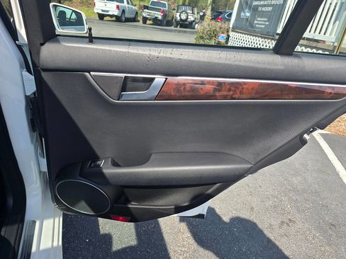 Used 2013 Mercedes-Benz C 250 Sedan image 16