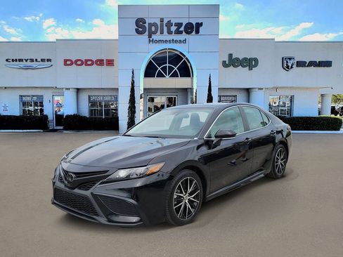 Used 2023 Toyota Camry SE FWD image 4