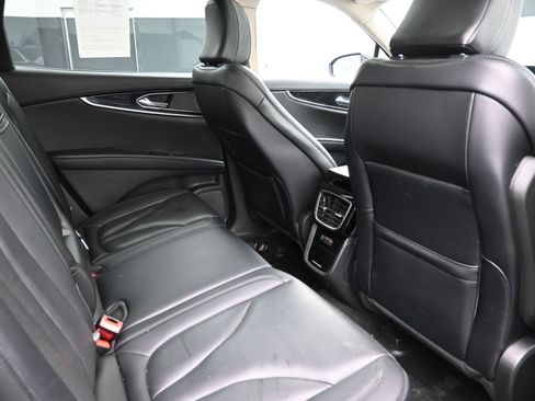 Used 2022 Lincoln Nautilus Reserve w/ Monochromatic Package AWD/4WD image 24