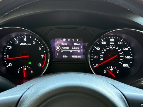 Used 2018 Kia Sedona LX w/ LX Essentials Premium Package FWD image 28