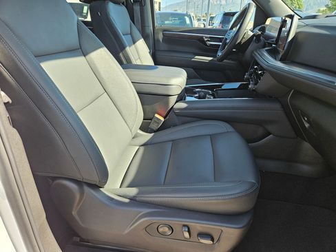 Used 2026 Chevrolet Tahoe Z71 w/ Z71 Off-Road Package AWD/4WD image 32