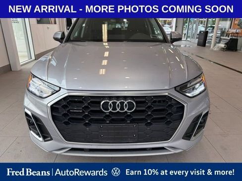 Used 2023 Audi Q5 2.0T Premium w/ Convenience Package AWD/4WD image 2