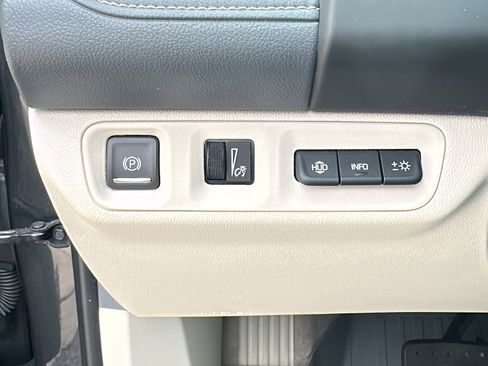 Used 2021 GMC Acadia Denali w/ Denali Ultimate Package image 16