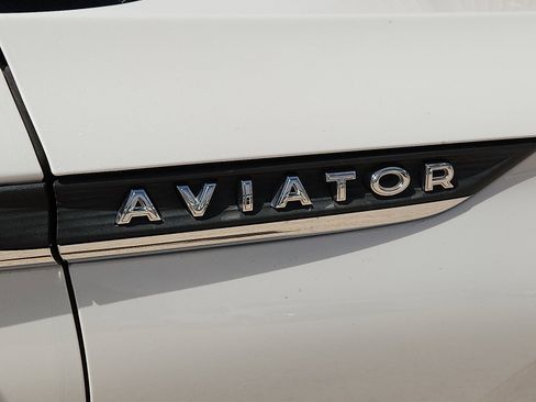 Used 2020 Lincoln Aviator Reserve w/ Equipment Group 202A AWD/4WD image 8