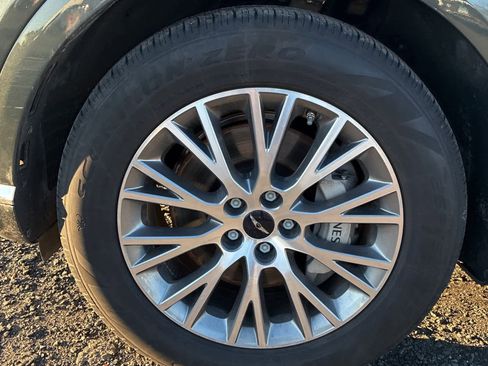 Used 2025 Genesis GV80 2.5T Standard image 11