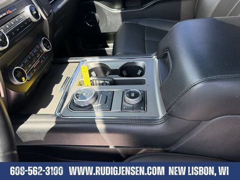 Used 2021 Ford Expedition XLT AWD/4WD image 24