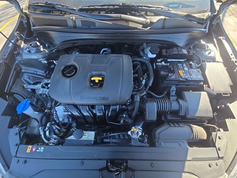 Used 2022 Kia Forte LXS FWD image 18