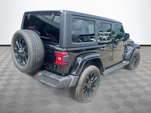 Used 2023 Jeep Wrangler Unlimited Sahara w/ Cold Weather Group AWD/4WD image 6