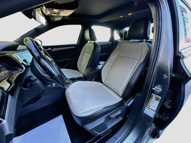 Used 2019 Volkswagen Jetta R-Line w/ R-Line Cold Weather Package FWD image 21