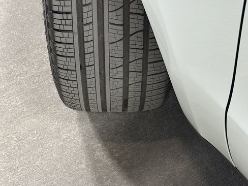 Certified 2026 Porsche Macan AWD/4WD image 43