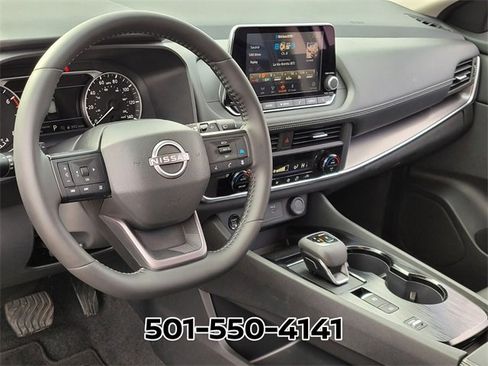 Used 2026 Nissan Rogue SV image 8