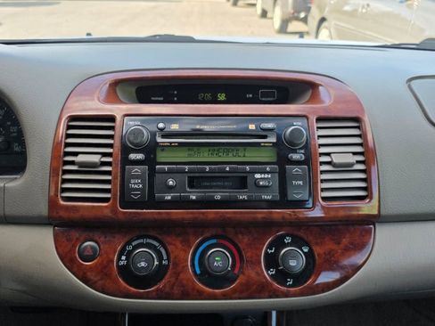 Used 2004 Toyota Camry LE image 17