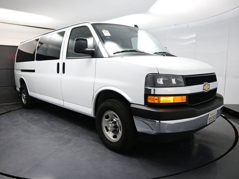 Used 2024 Chevrolet Express 3500 LT w/ LT Preferred Equipment Group RWD image 2