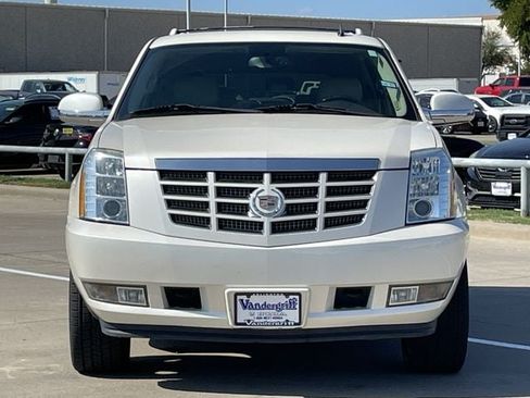 Used 2013 Cadillac Escalade AWD image 6