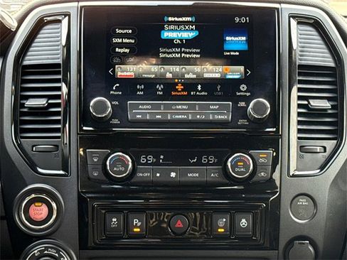 Used 2024 Nissan Titan PRO-4X w/ Pro-4x Convenience Package image 12