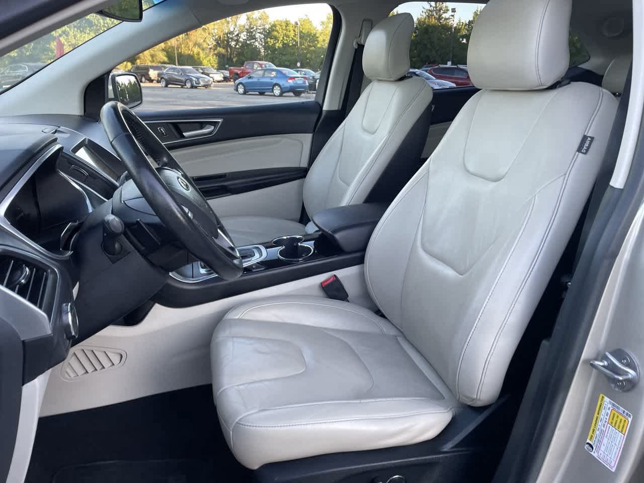 Used 2017 Ford Edge Titanium w/ Technology Package AWD/4WD image 12