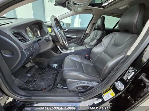 Used 2016 Volvo V60 T5 Cross Country image 11