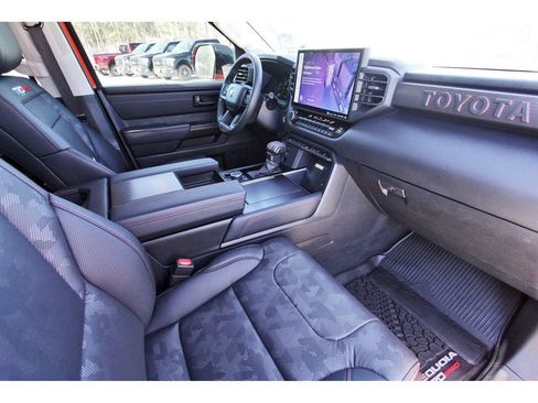 Used 2023 Toyota Sequoia image 28