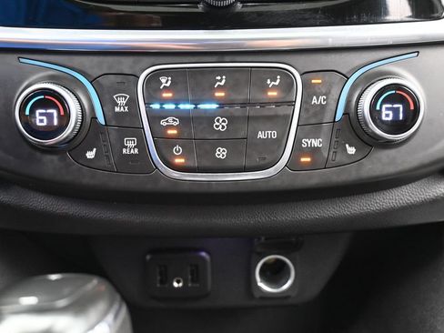 Certified 2019 Chevrolet Traverse LT w/ LT Premium Package AWD/4WD image 20