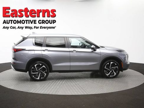 Used 2024 Mitsubishi Outlander SE AWD/4WD image 45