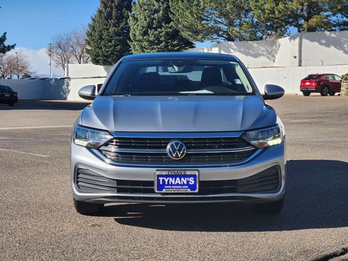 Certified 2022 Volkswagen Jetta SE w/ Panoramic Sunroof Package image 5