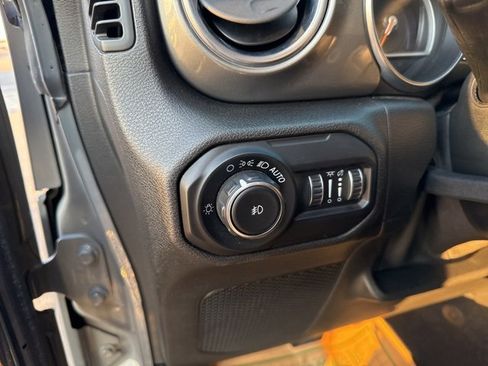 Used 2019 Jeep Wrangler Unlimited Sahara w/ Cold Weather Group image 17