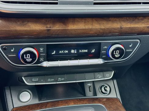 Used 2019 Audi Q5 2.0T Premium w/ Convenience Package image 12